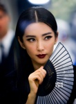 《变4》曝李冰冰海量剧照 高冷女汉子拯救地球