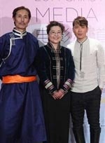 《第七种味道》见证传奇医术 阿穆隆回归家乡