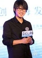 韩寒赞郭敬明出色 自曝无情删掉冯绍峰受伤戏份