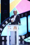 李保田凭《夜莺》获封最佳男主角 倡导亲情回归