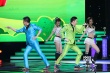 筷子兄弟癫狂献唱《小苹果》 摆腰扭臀嗨翻全场