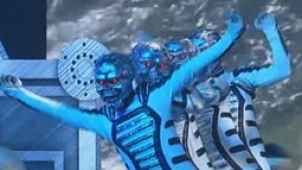 《变形金刚4》中国首映庆典 东方纤夫VS机器人