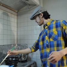 共食同寢住一起