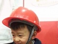 Lucas与小Q扮消防员 学老爸谢霆锋变救火英雄