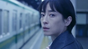 《紙之月》先行預(yù)告 宮澤理惠扮主婦深陷不倫之戀
