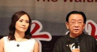 《鄉(xiāng)村守望的女人》首映 侯耀華操河南話遇難題