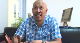 片場探班之吳衛(wèi)東的電影世界 從演員到導(dǎo)演的蛻變