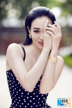 钟丽缇初秋写真大秀纤长美腿 摩登大气曲线玲珑