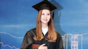 少女时代徐贤大学毕业 与2NE1敏智成女团新学霸