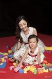 賈乃亮李小璐攜女兒首拍封面 小甜馨成搶鏡王