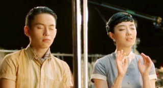 2014金馬影展形象廣告 桂綸鎂重現《藍色大門》