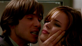 《红眼航班》惊险片段 亚当斯造劫持求助造败露