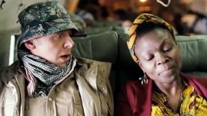 “赫克托”中文片段 西蒙赴非洲惨遭恶劣飞机之旅