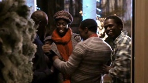 《美丽谎言》精彩片段 圣诞节非洲女友惊喜现身