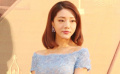 鄧家佳著藍(lán)色長(zhǎng)裙小露香肩 甜美可愛精靈小美女