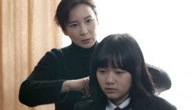《女兒》曝光預(yù)告片 具惠善呈現(xiàn)尖銳母女矛盾