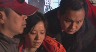 《藍(lán)色骨頭》倪虹潔村婦造型 扮丑自殘摔跤受凍