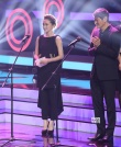 周迅首次担任评委主席 携手韩国导演许秦豪颁奖