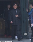 成龙参加活动似有心事 与范冰冰同场全程零交流
