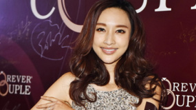 张俪亮片长裙优雅现身 无结婚计划封口不谈王阳明
