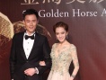 Ella著黑色開叉長裙大秀美腿 與楊千霈紅毯斗艷