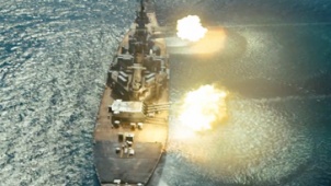 《超级战舰》精彩片段 驱逐舰漂移攻击外星战舰
