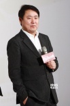 王家卫想拍歌舞片 电影回顾展启动张震意外现身