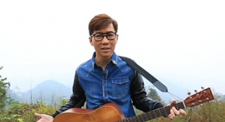 “情歌王子”品冠湘西尋美 坐過拖拉機(jī)看過廣場舞