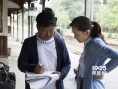 《海街》首曝片場(chǎng)劇照 長(zhǎng)澤雅美悲傷流淚赴葬禮