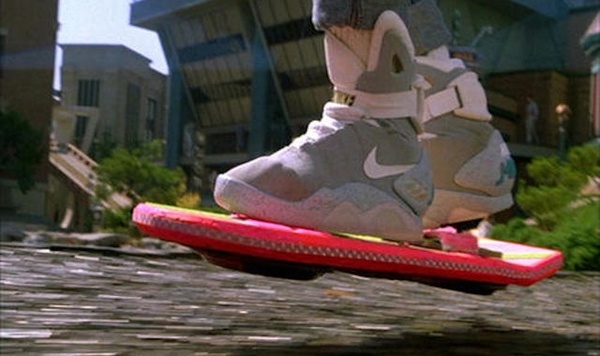 我们正身处未来:《回到未来2》中已实现的设想