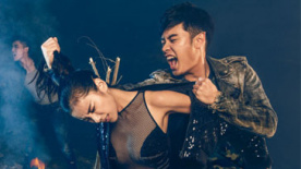 陈赫与伊一写真曝光 篝火山洞野性泳装秀火辣身材