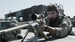 《美國狙擊手》中文特輯 戰(zhàn)爭英雄肩負國家使命