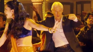 《涉外大饭店2》美版中文预告 理查·基尔跳印度舞