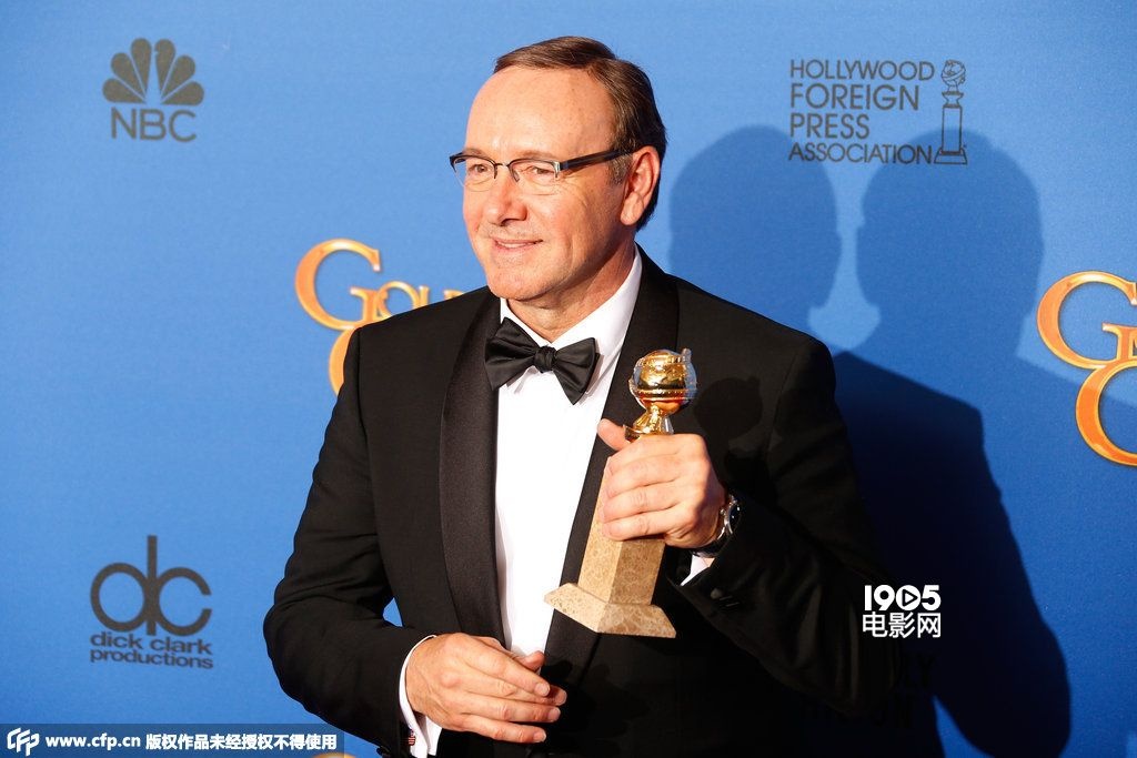 史派西获最佳电视男主角奖 历经八次提名首获奖