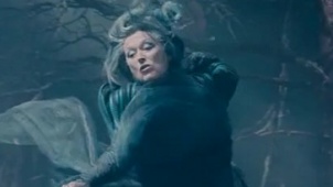《魔法黑森林》片段 女巫斯特里普发威作茧自缚