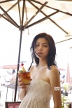 陈妍希夏威夷晒清凉美照 清新淡雅回归气质女神
