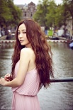姚笛寫真盡顯嫵媚風(fēng)情 游走異國(guó)感受別樣味道