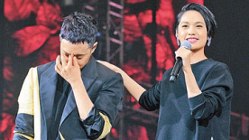 潘玮柏演唱会泪崩 向杨丞琳喊话：可以娶我吗？