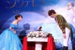 《灰姑娘》东京试映 高畑充希抹胸蓝裙惊艳性感
