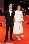 《天之茶助》柏林首映 大野丝白色礼服温柔甜美