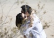 周迅和老公高圣遠(yuǎn)拍恩愛(ài)大片 海灘親密旁若無(wú)人