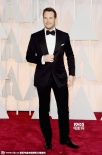“星爵”克里斯·帕拉特亮相红毯 西装笔挺霸气登场