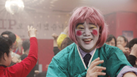 《藥商》中文預(yù)告片 金仁權(quán)扮丑演繹小人物辛酸