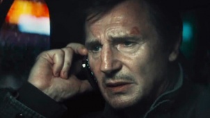 《暗夜逐仇》精彩片段 连姆·尼森救子求助警察