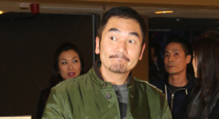 方中信否認(rèn)禁老婆生二胎 自稱“年紀(jì)大搞不定”