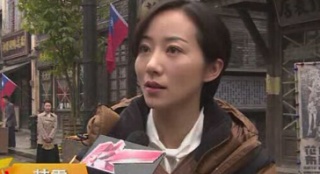 韩雪《开罗宣言》放鸽子遇尴尬 群众演员自娱自乐