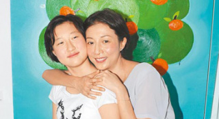 “小龍女”將由成龍接管？ 律師：需看小孩的意愿