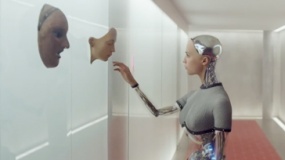 《机械姬》美版预告片 人工智能机器人反击人类