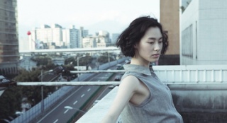 《念念》定檔4月17日公映 梁洛施“意外懷孕”