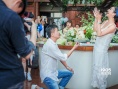 內(nèi)地演員高曙光求婚成功 與未婚妻現(xiàn)場幸福擁吻